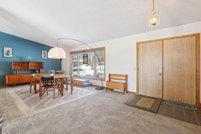 5501 Comanche Way, Madison, WI 53704