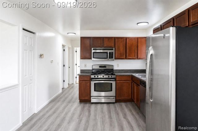 10566 N Oak Drive, Ferndale, MI 48220