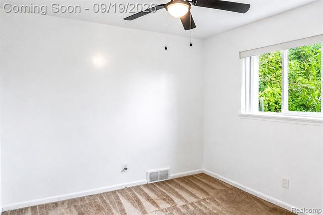 10566 N Oak Drive, Ferndale, MI 48220