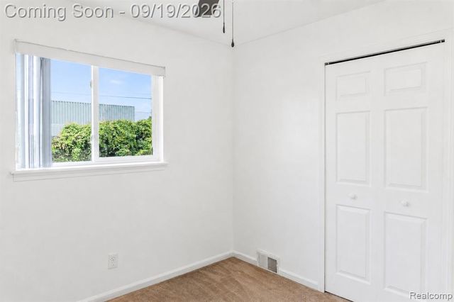 10566 N Oak Drive, Ferndale, MI 48220