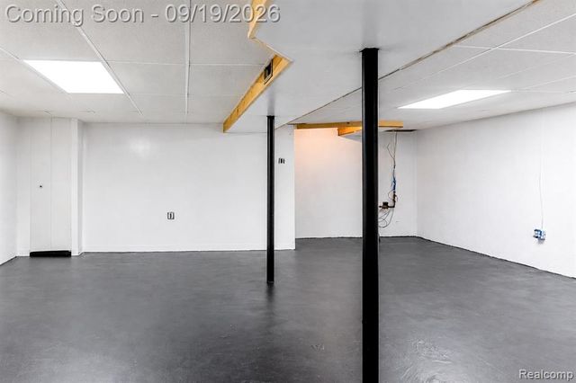 10566 N Oak Drive, Ferndale, MI 48220