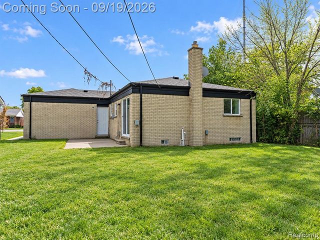 10566 N Oak Drive, Ferndale, MI 48220