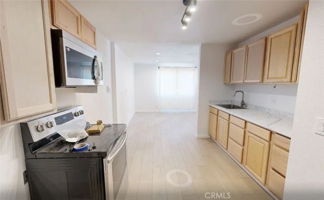 5637 Redwood B, Palmdale, CA 93551