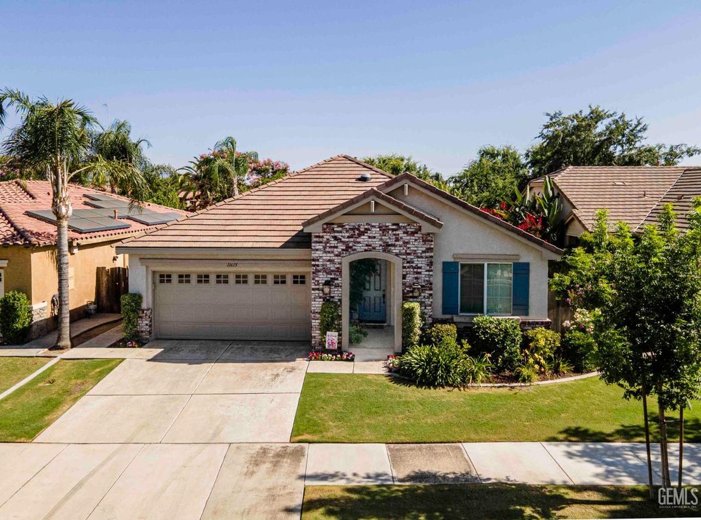 Image 1 of property listing at 11615 Lynepark Drive, Bakersfield, CA 93312