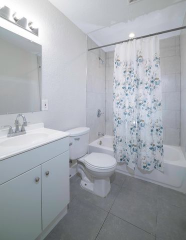 1126 NE 16th Place 3, Fort Lauderdale, FL 33305