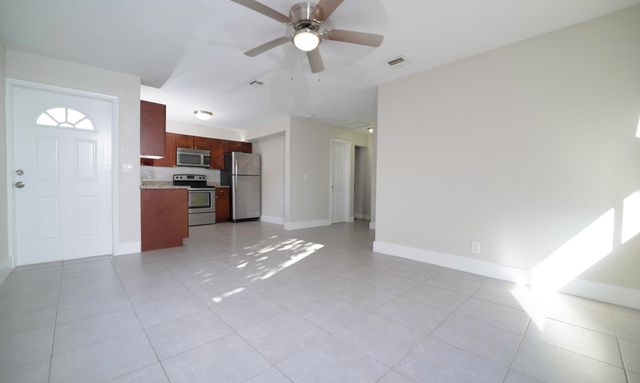 1126 NE 16th Place 3, Fort Lauderdale, FL 33305