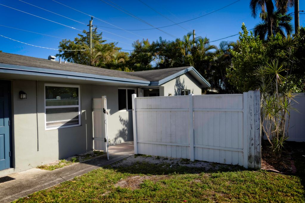 1126 NE 16th Place 3, Fort Lauderdale, FL 33305