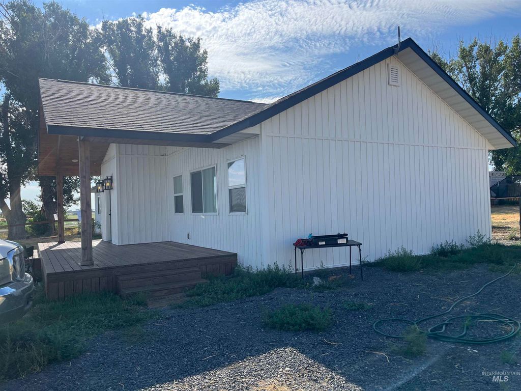 3851 N 1400 East, Buhl, ID 83328 photo 2