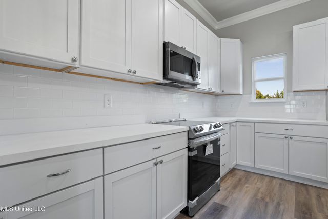 82 Oak Alley Lane, Long Beach, MS 39560