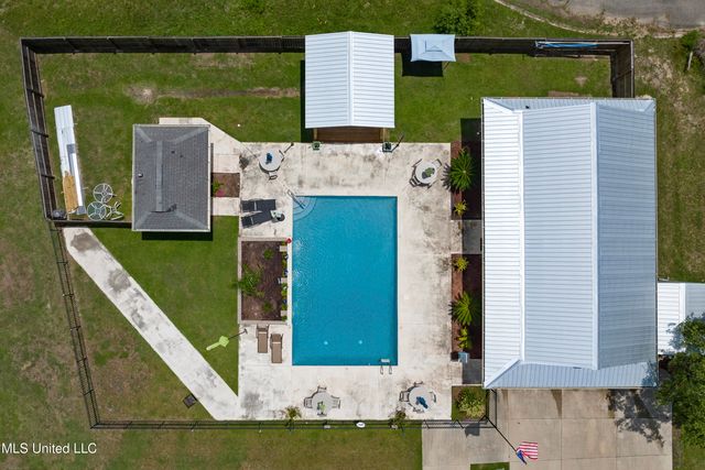 82 Oak Alley Lane, Long Beach, MS 39560