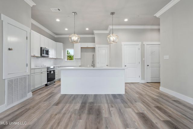 82 Oak Alley Lane, Long Beach, MS 39560