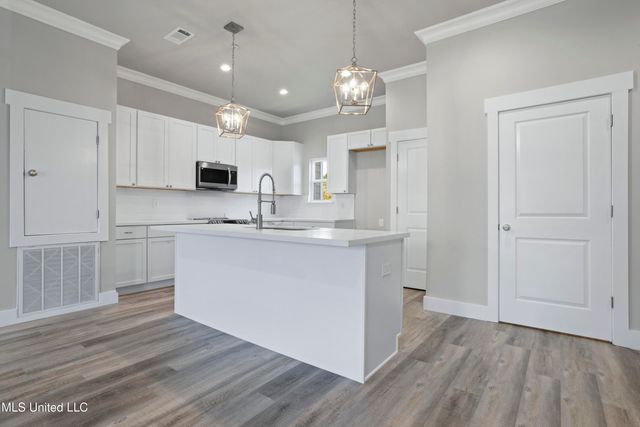 82 Oak Alley Lane, Long Beach, MS 39560