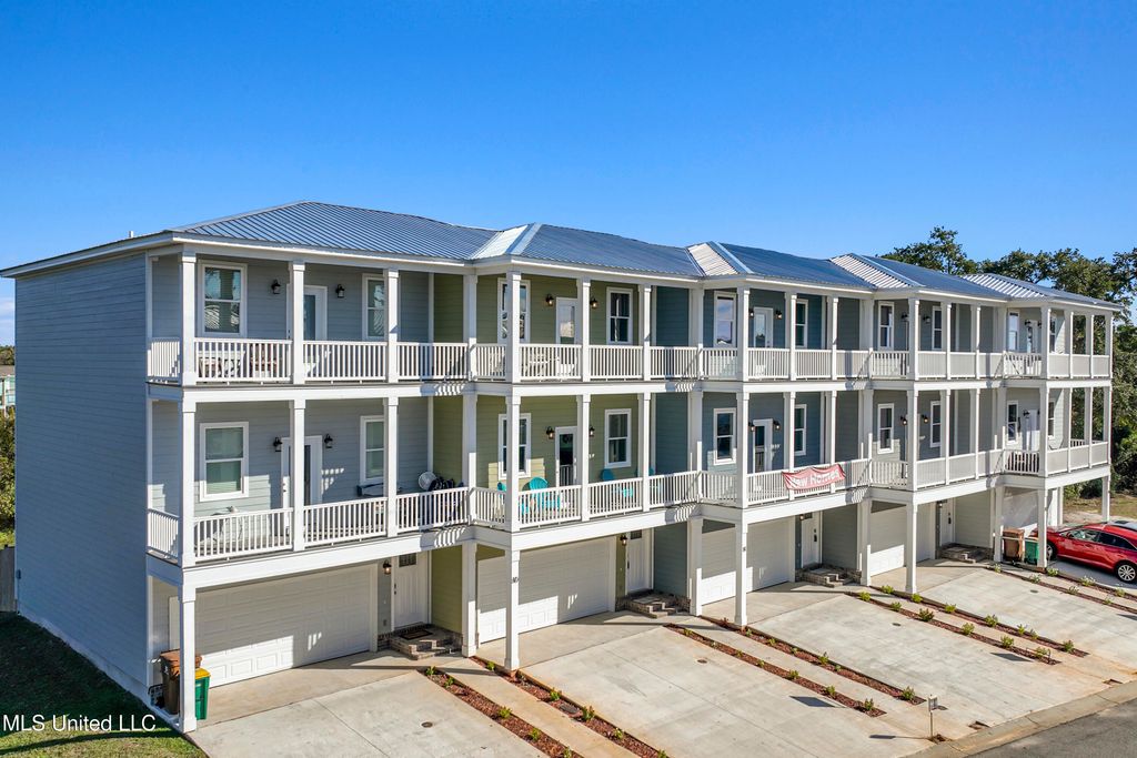 82 Oak Alley Lane, Long Beach, MS 39560