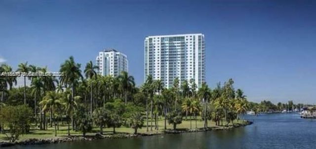 1871 S River Drive 1503, Miami, FL 33125