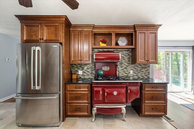 5 Stanley Road, Medway, MA 02053