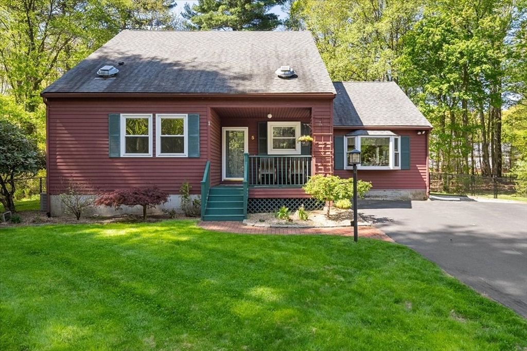 5 Stanley Road, Medway, MA 02053
