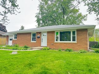 1823 Alma Drive, Crest Hill, IL 60403