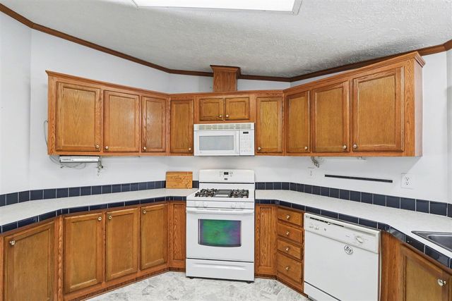 4827 W Paradise Road, Battle Creek, MI 49015
