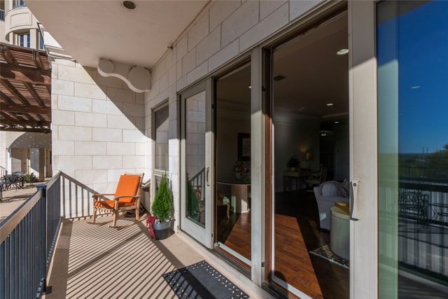 501 Samuels Avenue 110, Fort Worth, TX 76102