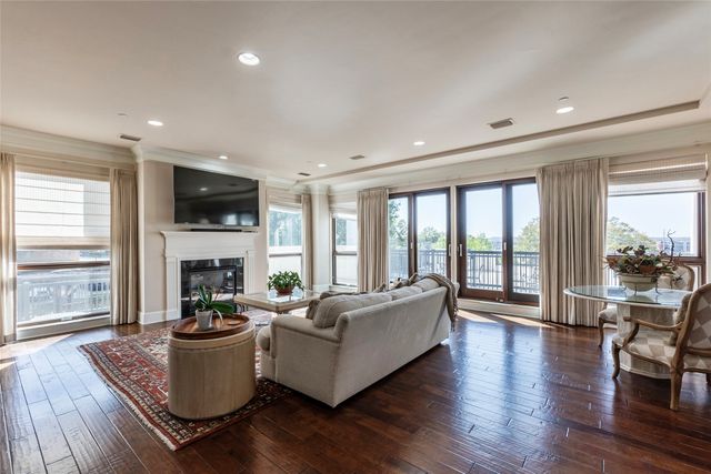 501 Samuels Avenue 110, Fort Worth, TX 76102