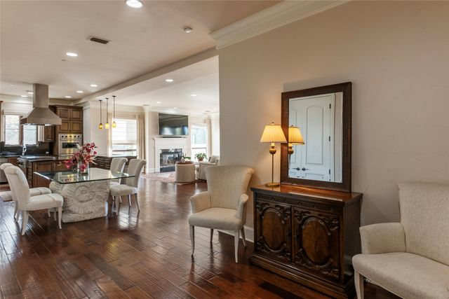 501 Samuels Avenue 110, Fort Worth, TX 76102