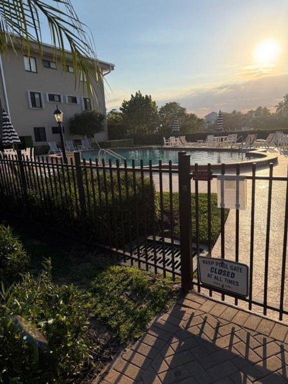 3605 S Ocean Boulevard, South Palm Beach, FL 33480