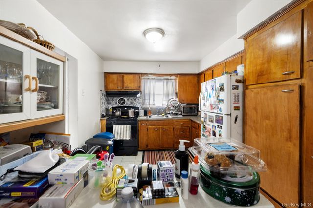 13918 249th Street, Rosedale, NY 11422