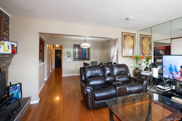 13918 249th Street, Rosedale, NY 11422