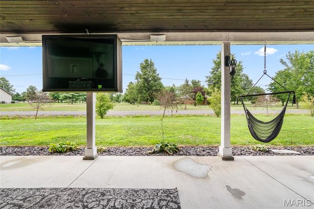 235 Baneberry Drive, Highland, IL 62249