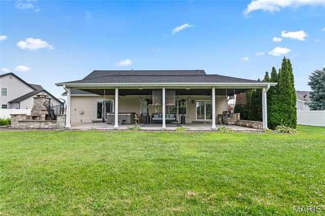 235 Baneberry Drive, Highland, IL 62249