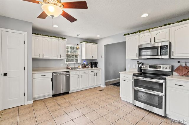 235 Baneberry Drive, Highland, IL 62249