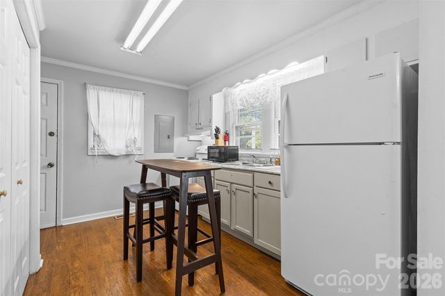 544 W Mclelland Avenue, Mooresville, NC 28115