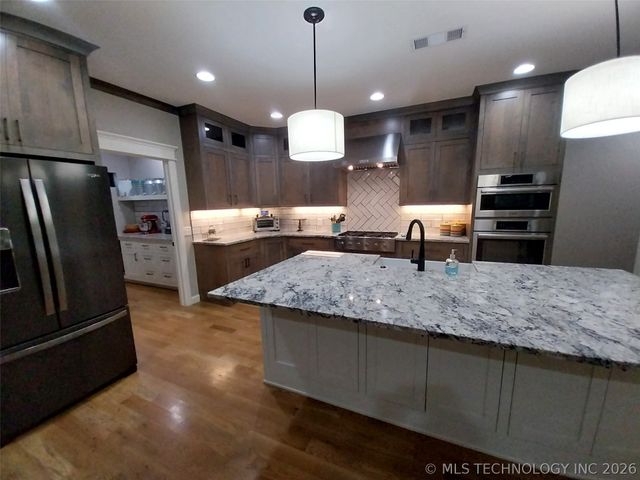 15670 E Newton Street, Catoosa, OK 74116