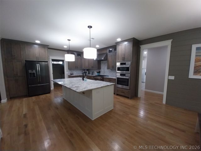 15670 E Newton Street, Catoosa, OK 74116