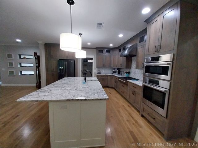 15670 E Newton Street, Catoosa, OK 74116