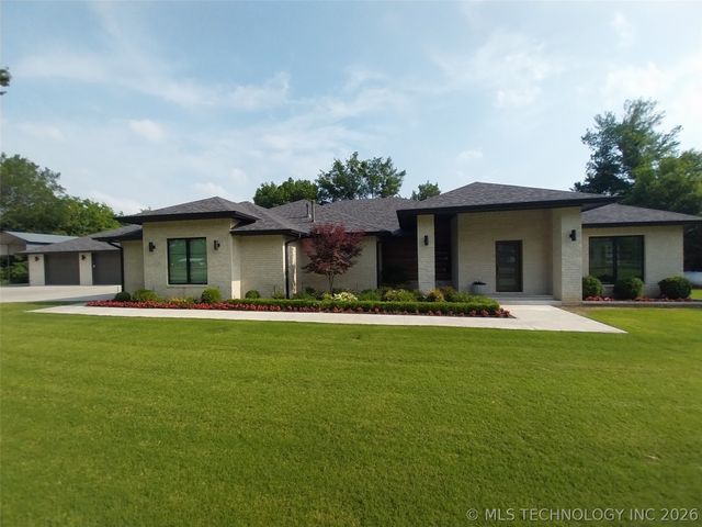 15670 E Newton Street, Catoosa, OK 74116