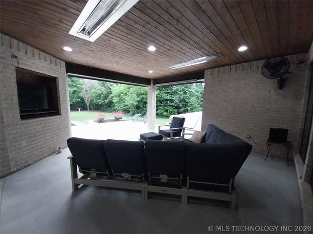 15670 E Newton Street, Catoosa, OK 74116