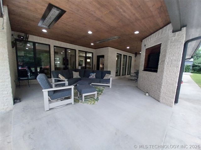 15670 E Newton Street, Catoosa, OK 74116