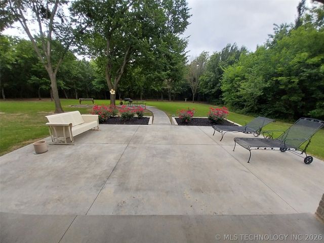 15670 E Newton Street, Catoosa, OK 74116