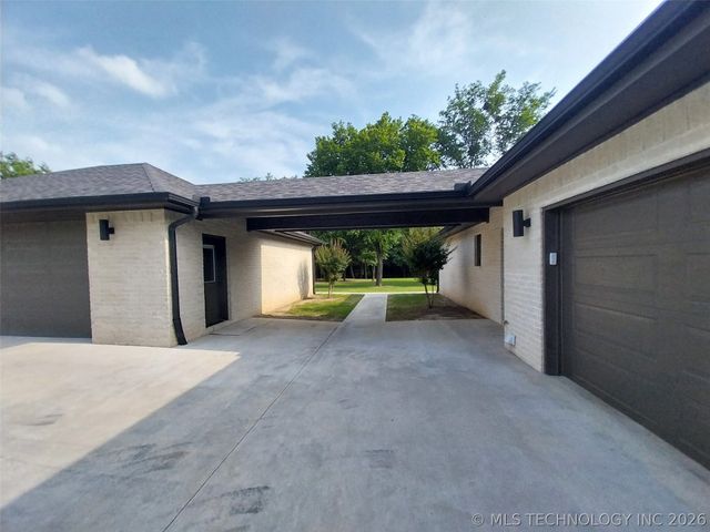 15670 E Newton Street, Catoosa, OK 74116