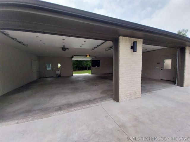 15670 E Newton Street, Catoosa, OK 74116