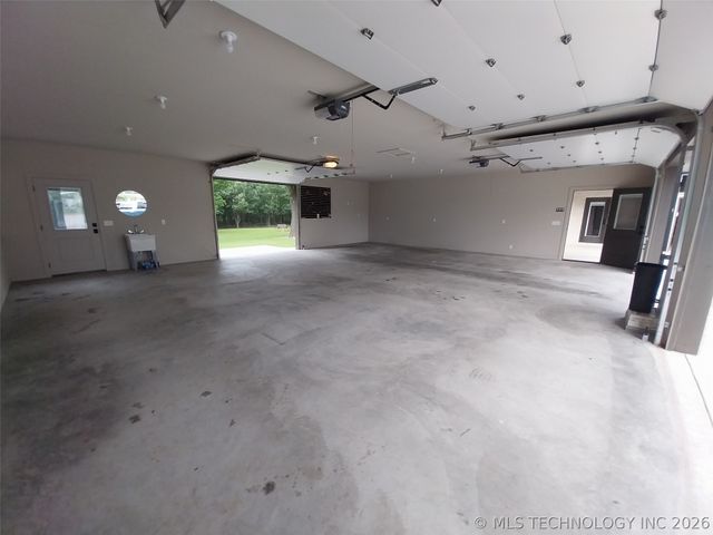 15670 E Newton Street, Catoosa, OK 74116