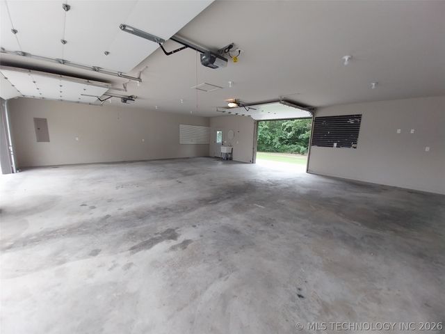 15670 E Newton Street, Catoosa, OK 74116