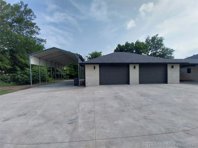 15670 E Newton Street, Catoosa, OK 74116