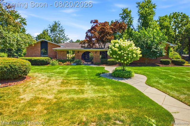 53214 Bancroft Drive, Utica, MI 48316