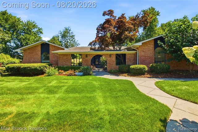 53214 Bancroft Drive, Utica, MI 48316