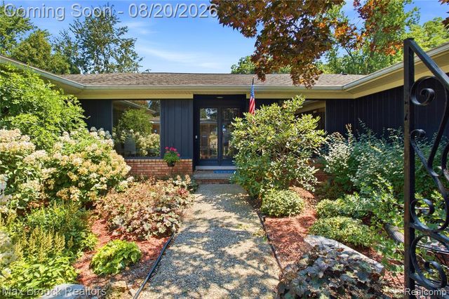 53214 Bancroft Drive, Utica, MI 48316