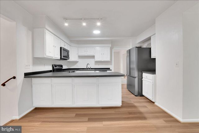 12451 PLOWMAN, Herndon, VA 20170