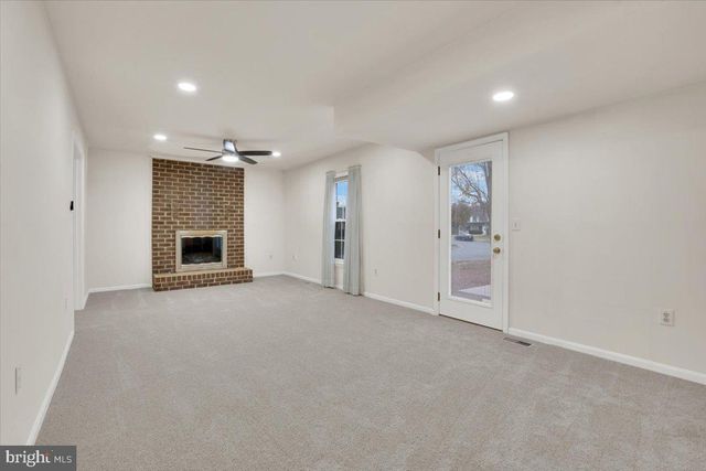 12451 PLOWMAN, Herndon, VA 20170