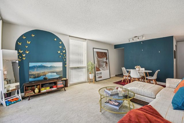 200 N Dearborn Street 1303, Chicago, IL 60601